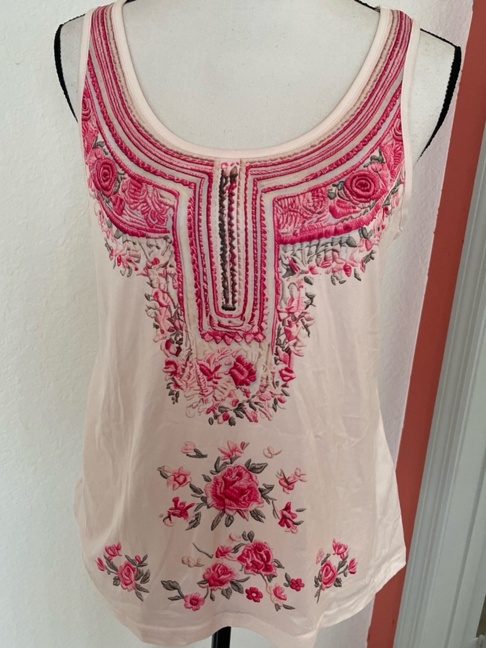 Unk Pink Embroidered Floral Scoop-Neck Tank